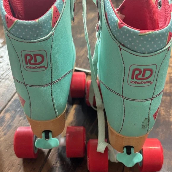 Kids Roller Derby Mint Roller Skates with Coral Accents - Picture 3 of 4